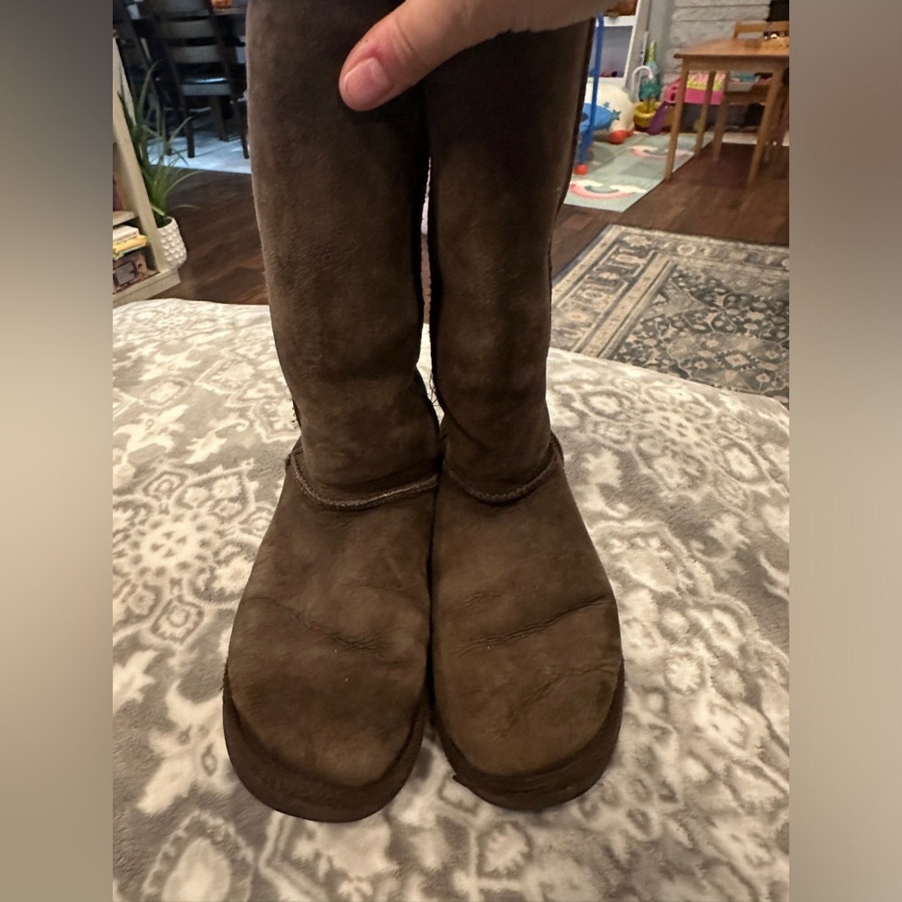 Tall chocolate ugg boots well used size wm 8